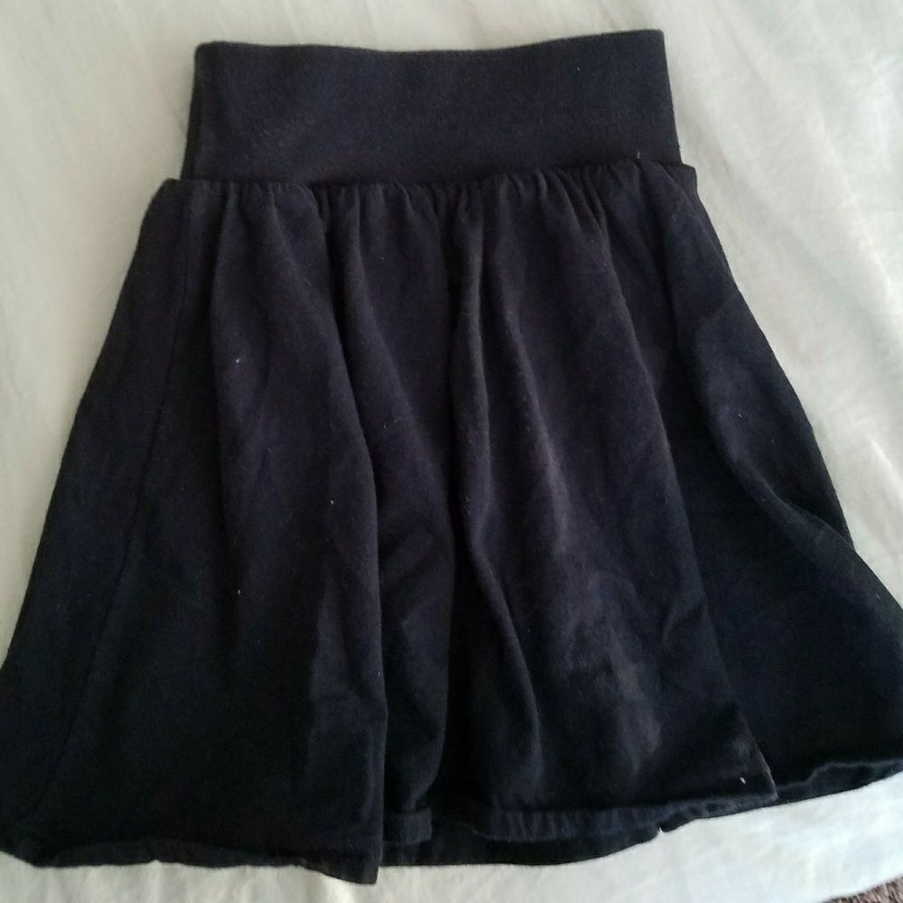 Benetton of Italy Girls Skirt Black Elastic Waist Size Small Casual Schoolwear